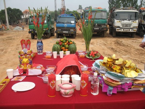 Mâm cúng động thổ